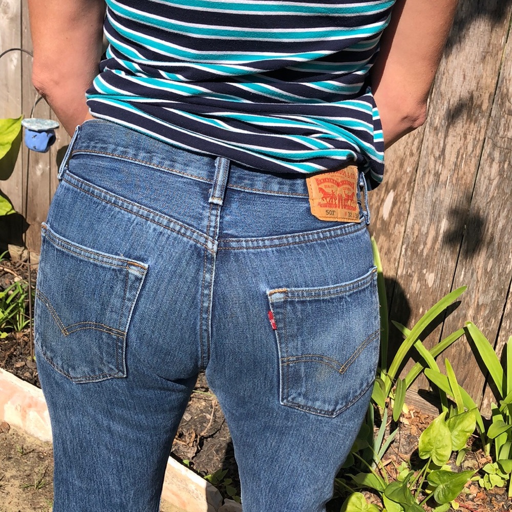 Levi’s 501 High Rise Straight Leg Button Fly  C17